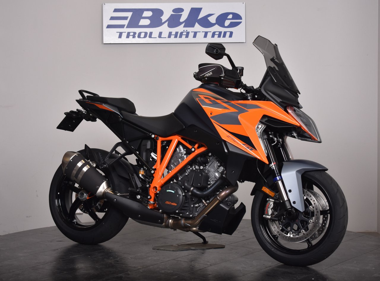 KTM 1290 SUPER DUKE GT / 220M...