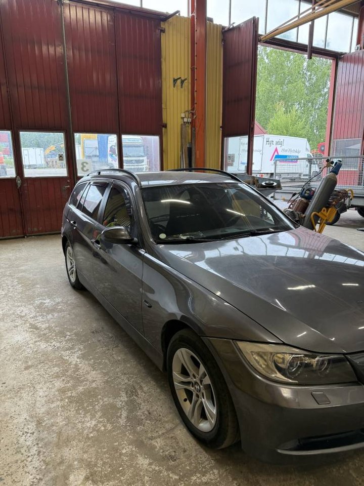 BMW E91 320d A-traktor