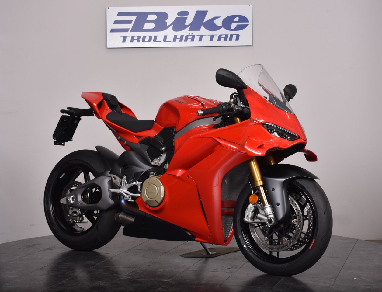 Ducati Panigale V4 S / Akrapo...