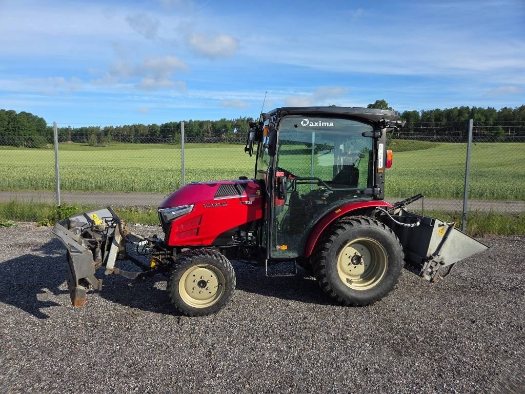 Yanmar YT235 med vikplog och ...