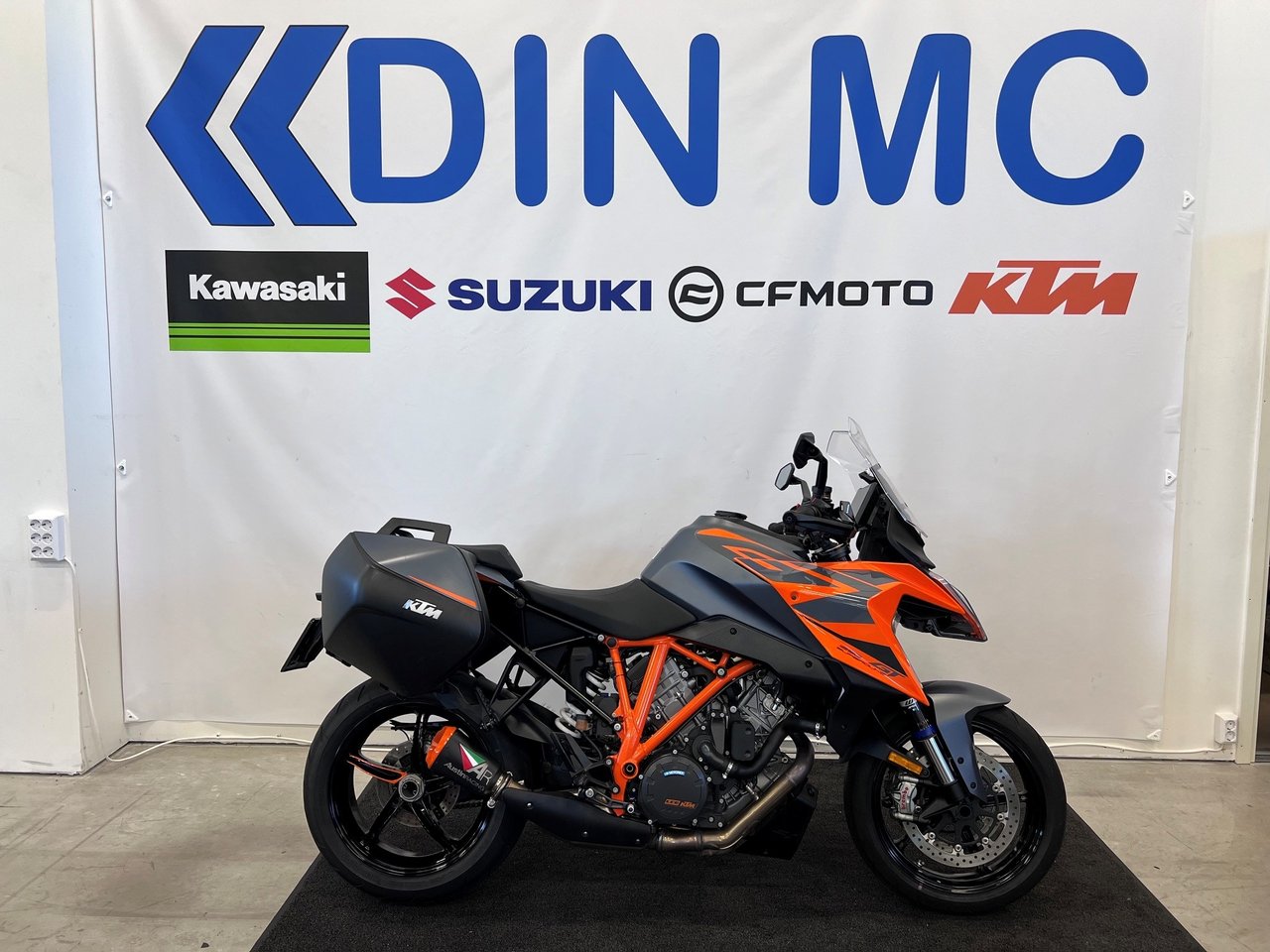 KTM 1290 Super Duke GT "Super...