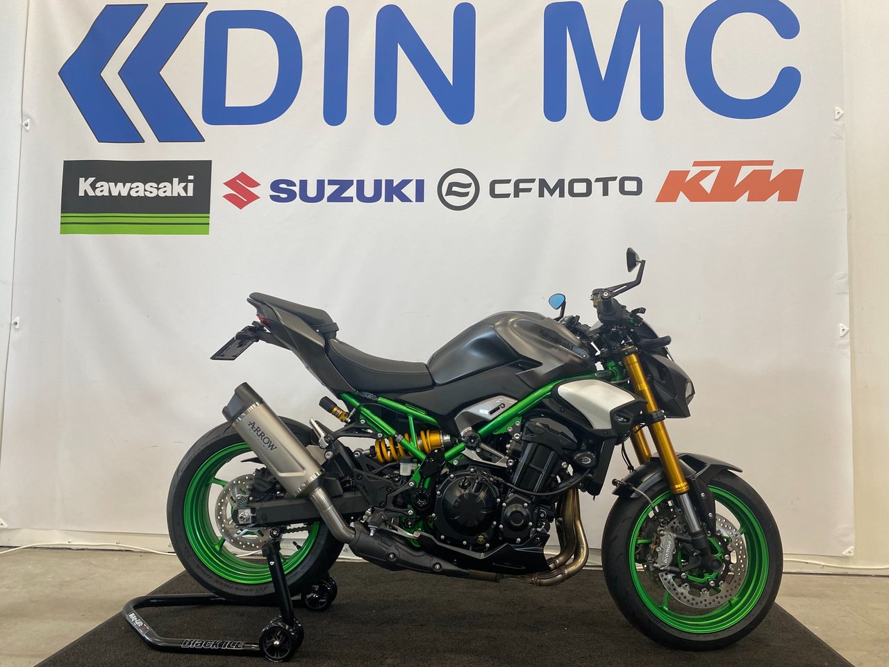 Kawasaki Z900 SE "DinMC Editi...