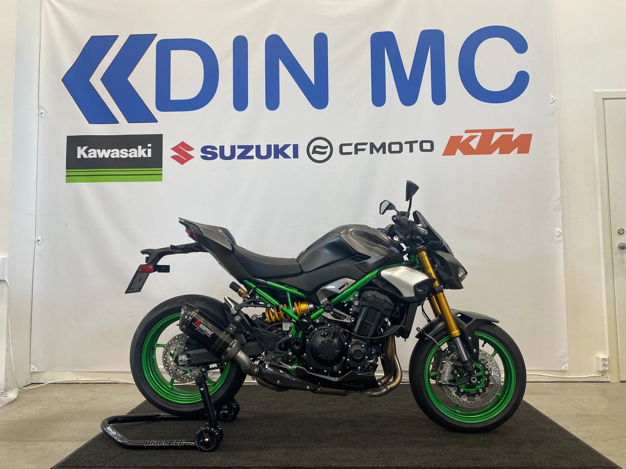 Kawasaki Z900 SE  Performance...