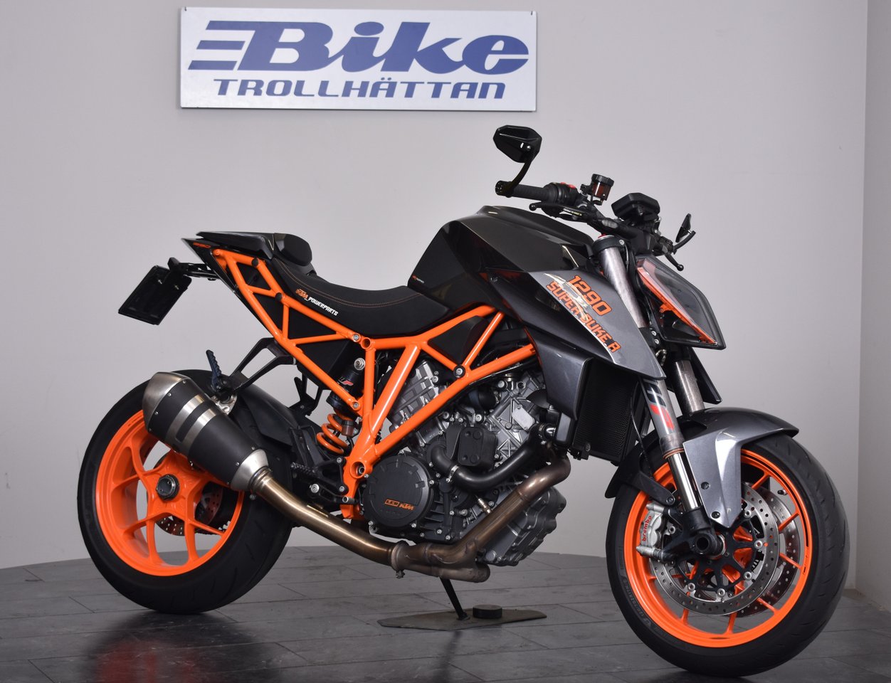 KTM SUPERDUKE 1290R/ MISSFÄRG...