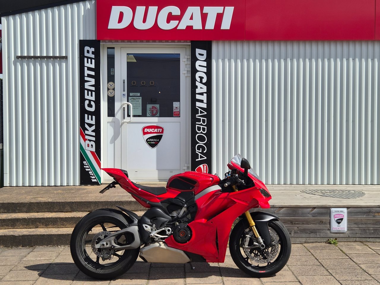 Ducati Panigale V4S *Lågmilad...