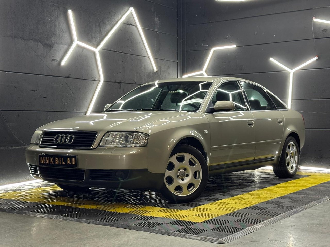 Audi A6 Sedan 2.4 V6 Multitro...