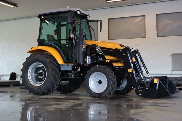 Multi-trac 500 Traktor med Fr...