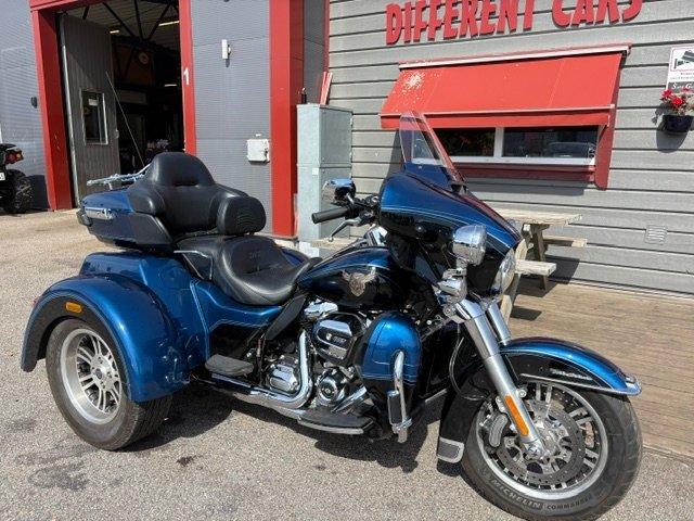 Harley-Davidson Tri Glide Ult...