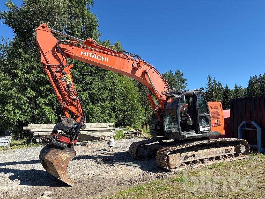 Grävmaskin Hitachi 225 US LC