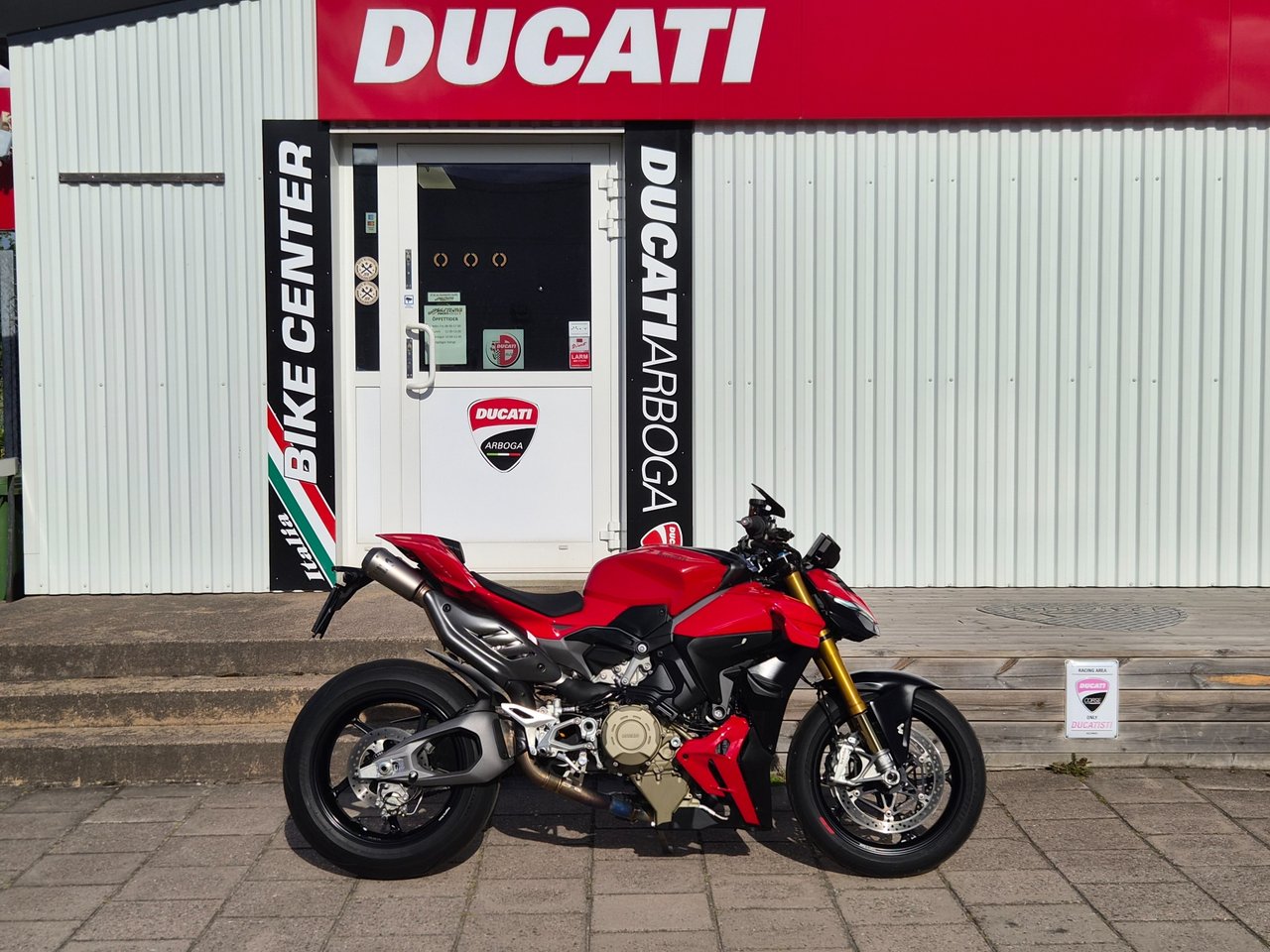 Ducati Streetfighter V4S *AKR...