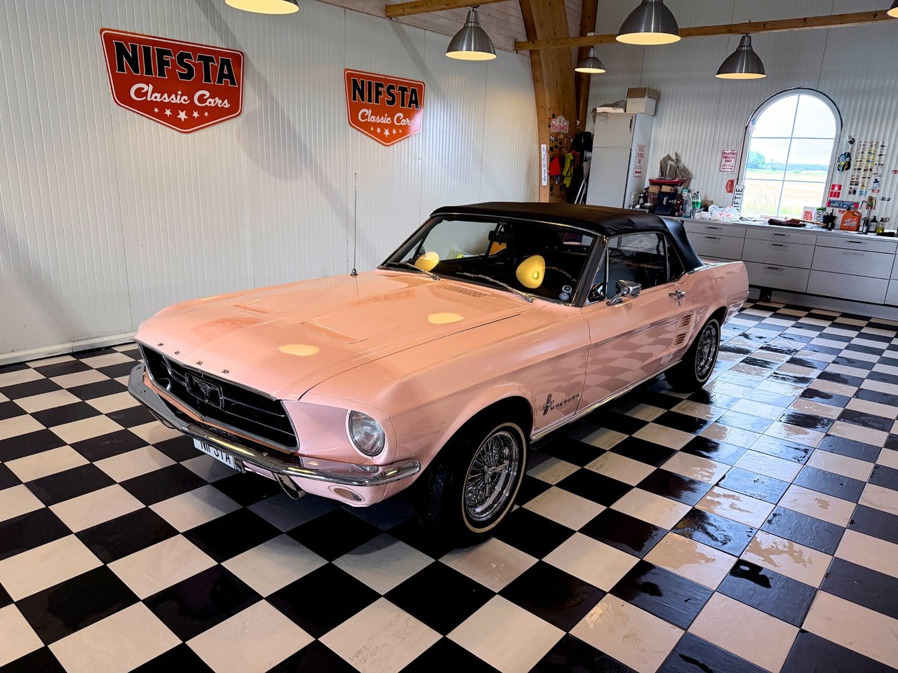 Ford Mustang Cabriolet / Sele...