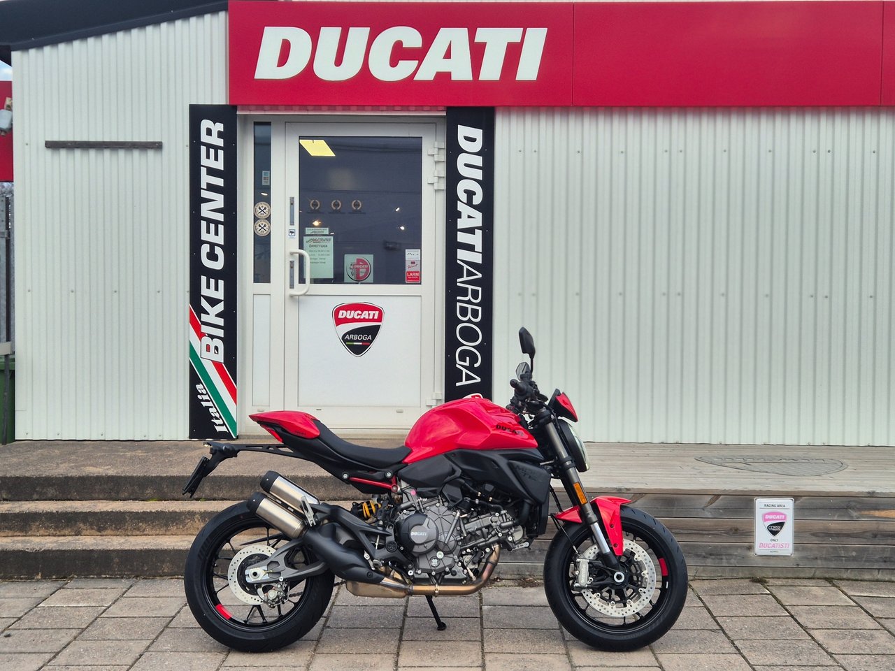 Ducati Monster+ V2 *Lågmilad*