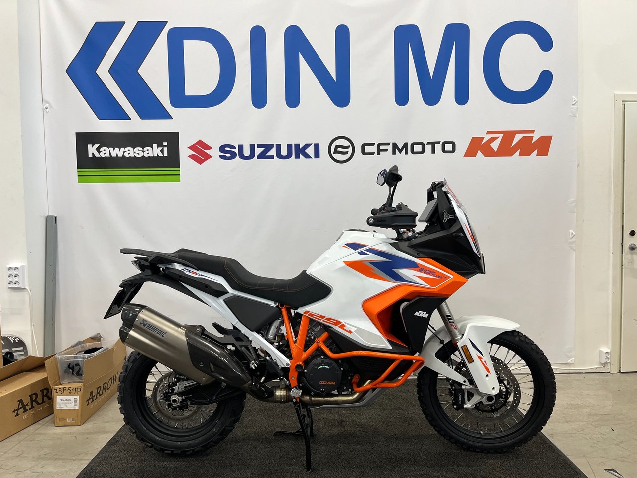 KTM 1290 Super Adventure R "E...