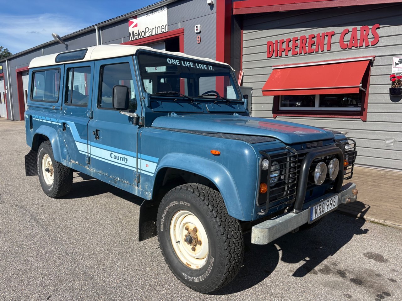 Land Rover Defender 110 Kombi...