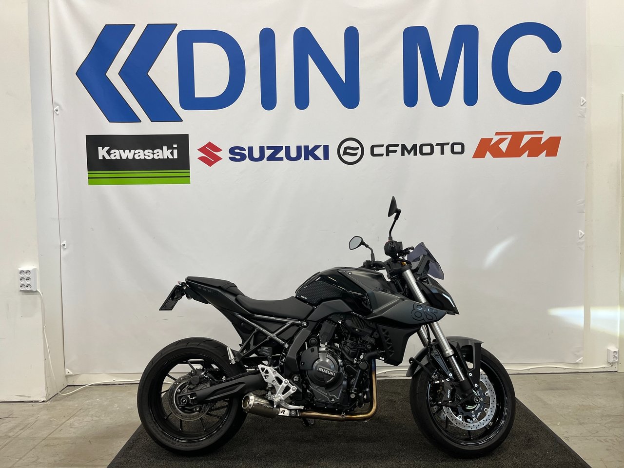 Suzuki GSX-8S