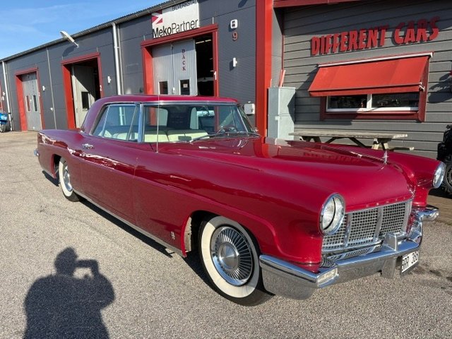 Lincoln Continental Mark II 6...