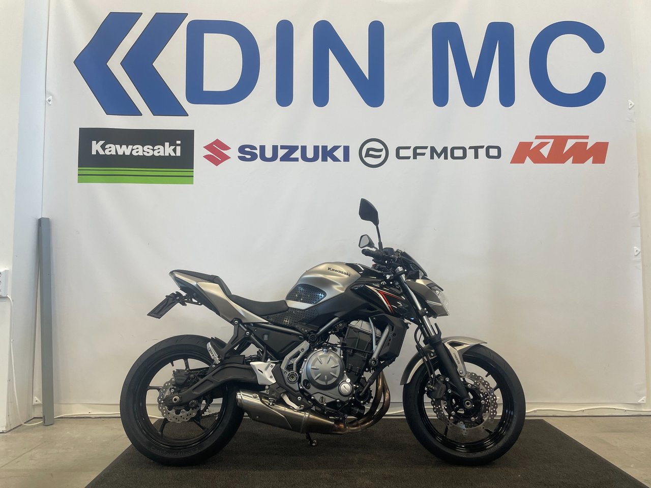 Kawasaki Z650 ABS "A2 sänkt 3...