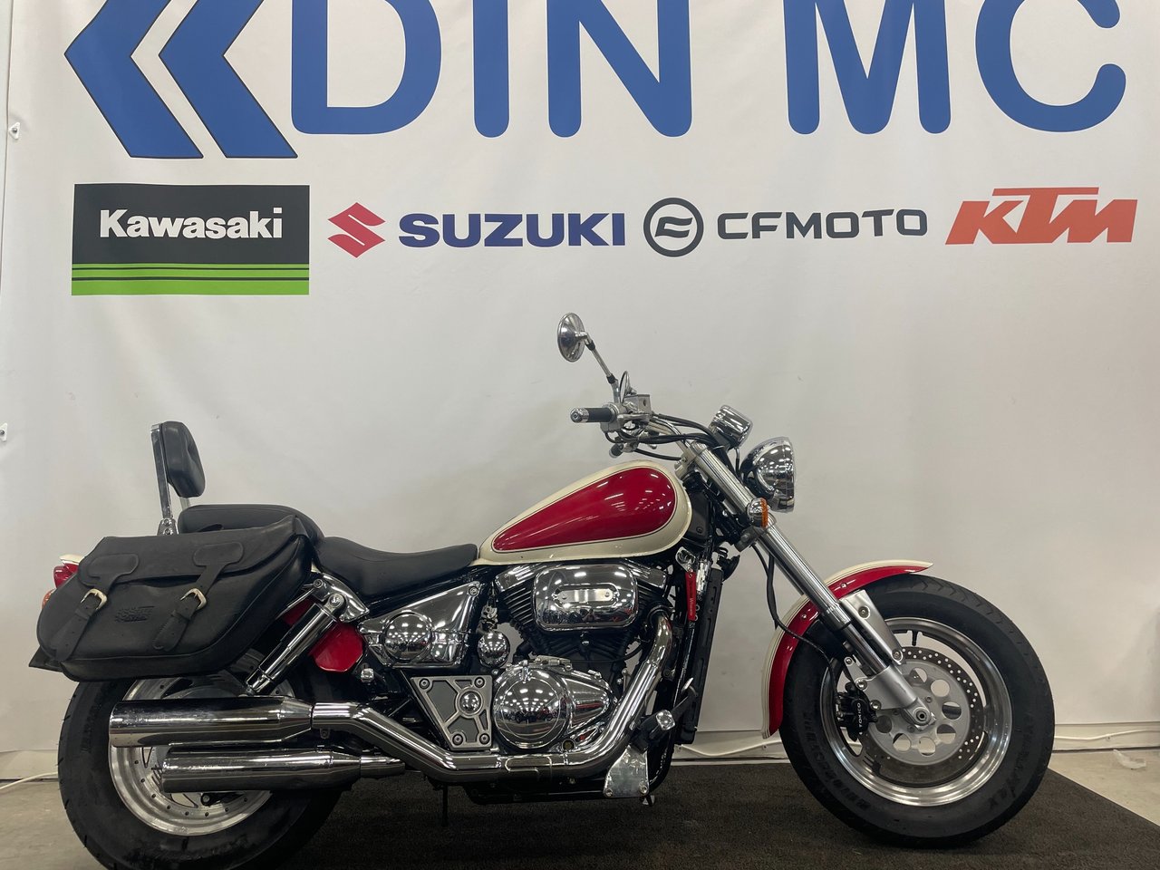Suzuki VZ 800 Marauder "nyser...
