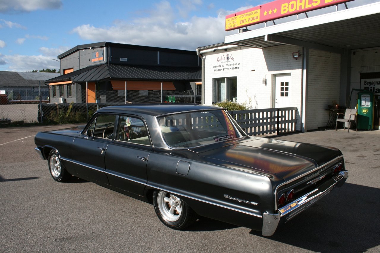 Chevrolet Biscayne 4-Door Sed...