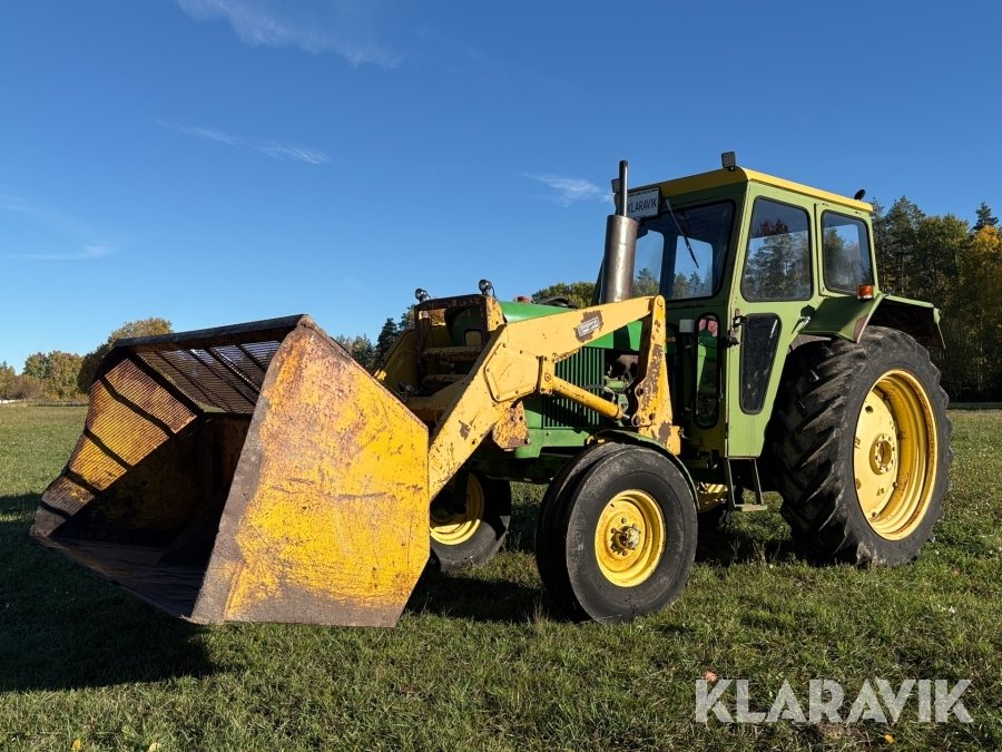 Traktor John Deere 2120 med l...