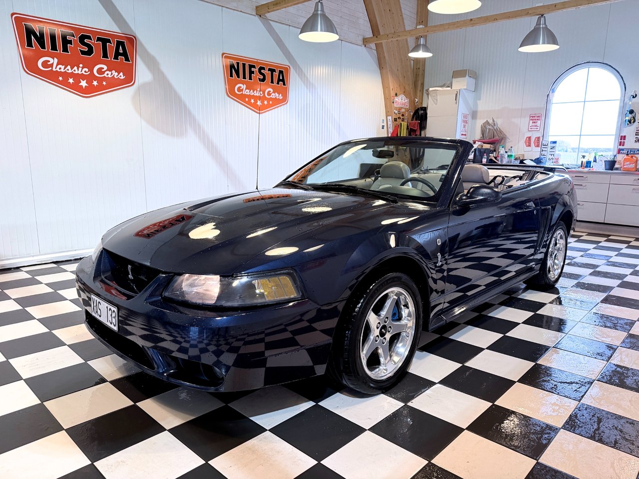 Ford Mustang SVT Cobra Conver...