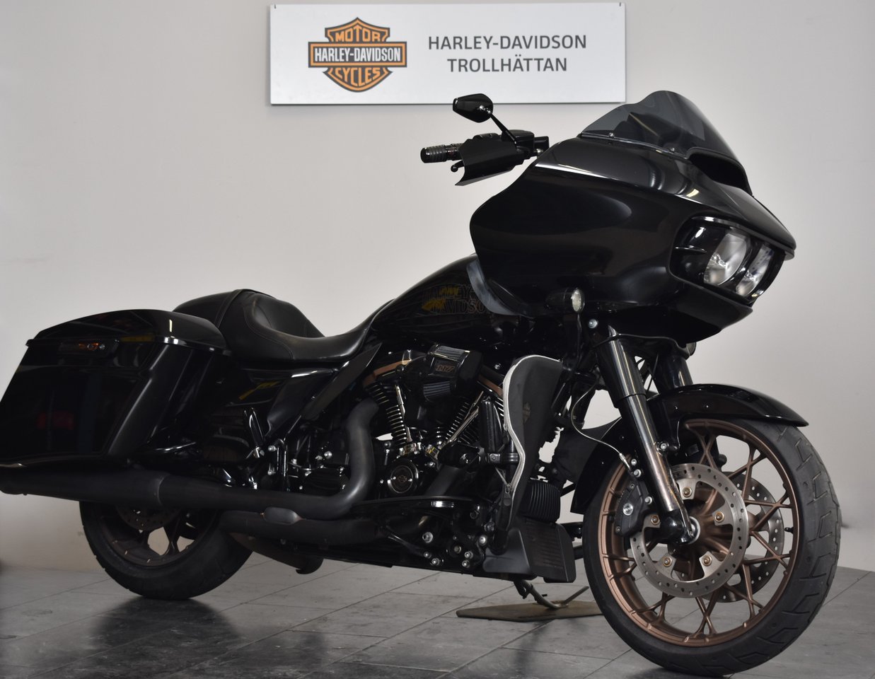 Harley-Davidson ROAD GLIDE ST...