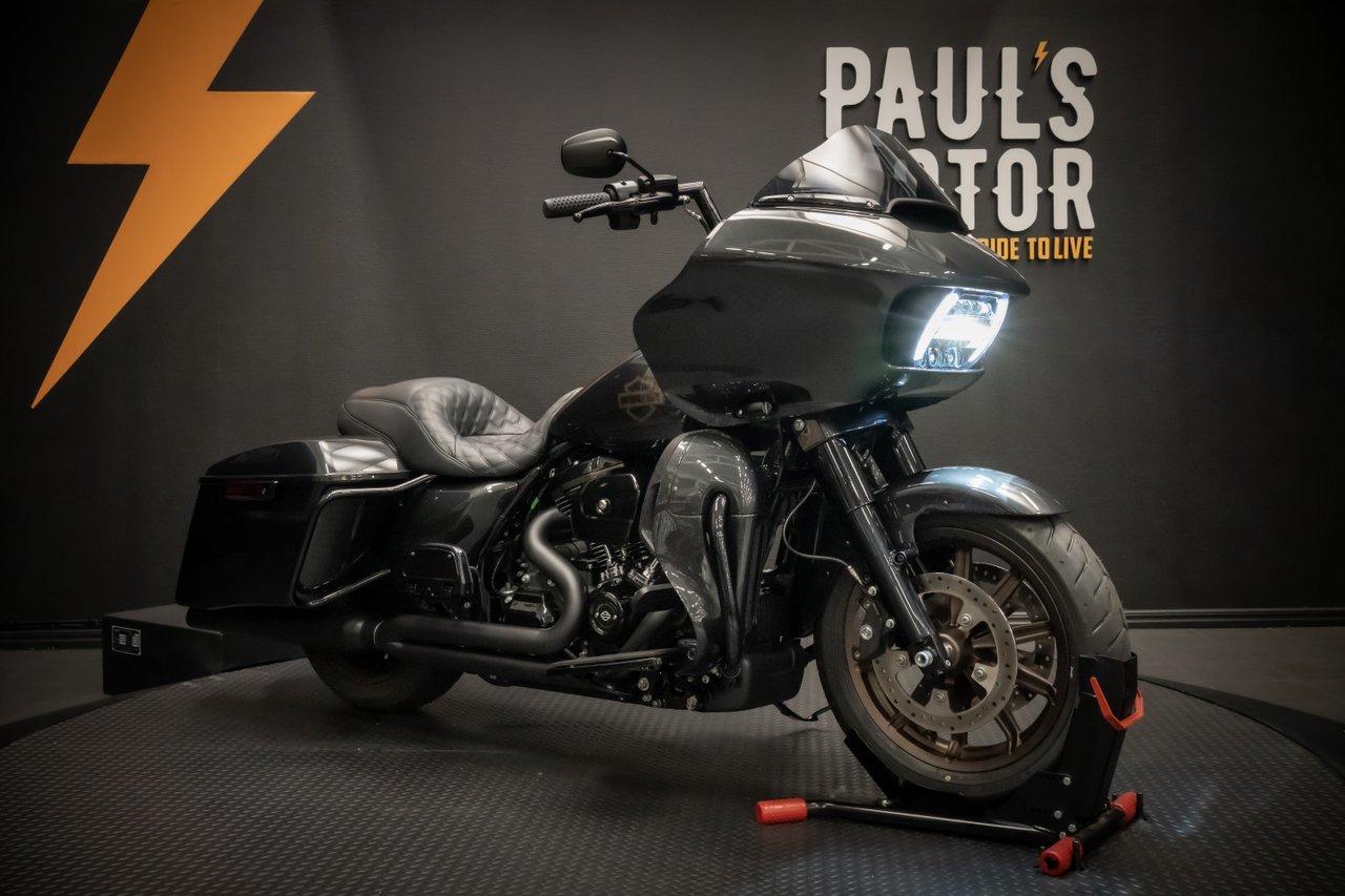 Harley-Davidson Road Glide Ul...