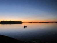 Stuga på vackra Särsö, vid Husaröfjärden, egen badplats,