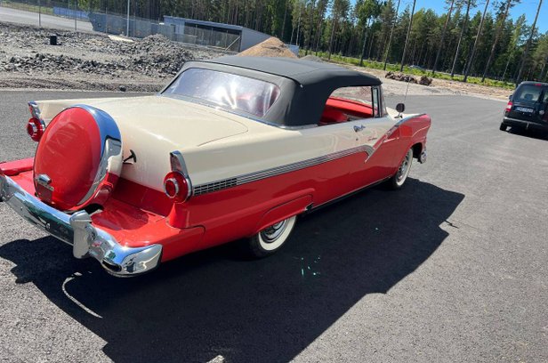Ford Fairlane 1956 desde Suecia