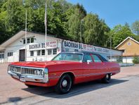 Chrysler Newport Royal Sedan 72