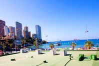 Rymlig strandlägenhet med imponerande havsutsikt i Benidorm