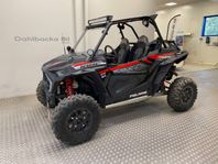 Polaris RZR 1000 UTV