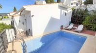 Fantastisk villa med privat pool och ett pensionat, Marbella