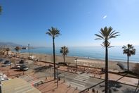 Rymlig lägenhet vid stranden i Fuengirola