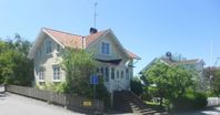 Hundvänligt hus vid hamnen i Hunnebostrand