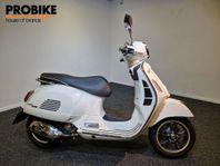 Piaggio Vespa GTS 300 Super