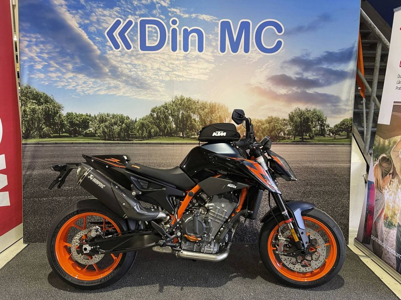 KTM 890 Duke R "Specialutrust...
