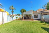 Villa i medelhavsstil i Punta Prima, Torrevieja