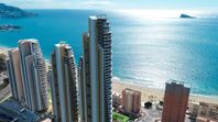 Nyproducerade lägenheter vid stranden i Benidorm