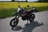 Aprilia SX125 MOTARD *FRI FRAKT*