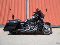 Harley-Davidson CVO Street Glide  Glide CVO 1.7 V-Twin 98hk