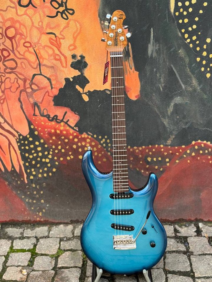 Ernie Ball Music Man LUKE 4 B...