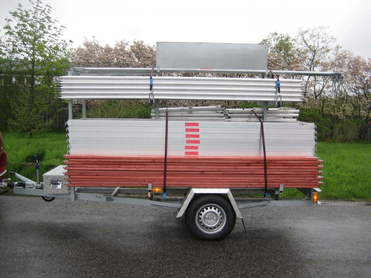 Trailer med Altrad alu byggst...
