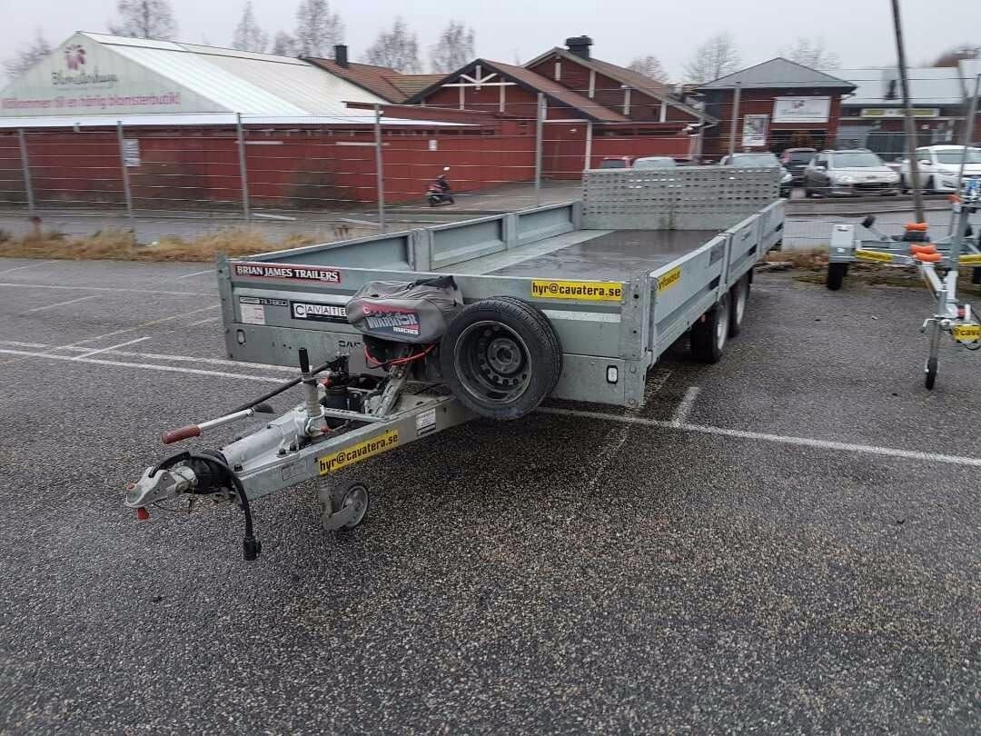 UTHYRES - Stor tippbar släpva...
