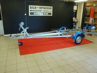 Neptun Navy 750 kg 80km/h reggad båt trailer Last 596 KG