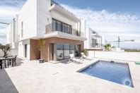 Lyxig nybyggd villa i villamartin