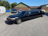 Lincoln Town Car Limo Stretch Limousine
