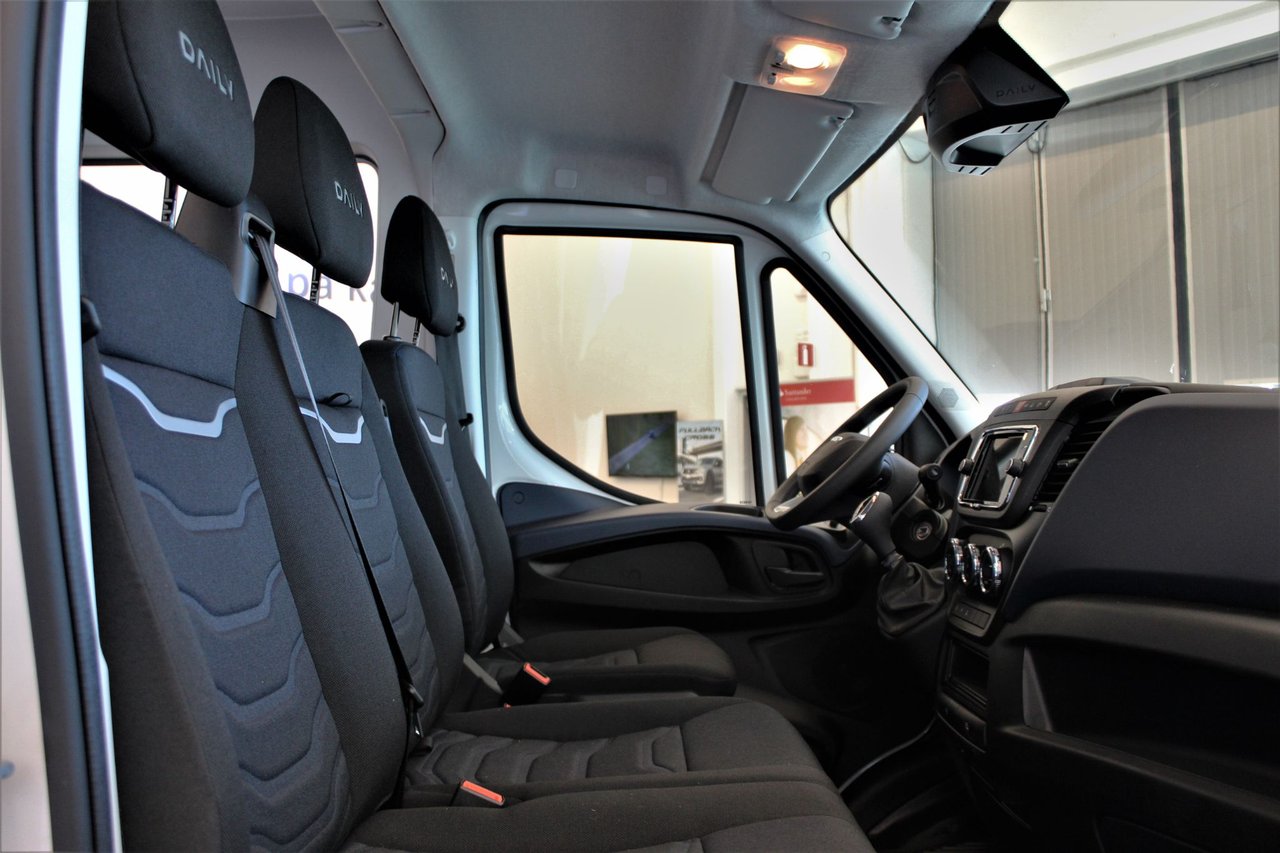 Iveco Daily 35-140 Skåpbil 2.3 JTD Hi-Matic, 136hk, 2021