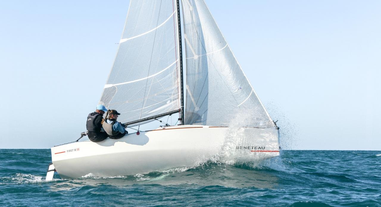 BENETEAU | First 18SE