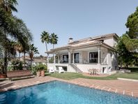 Villa i exklusivt område i Nueva Andalucia